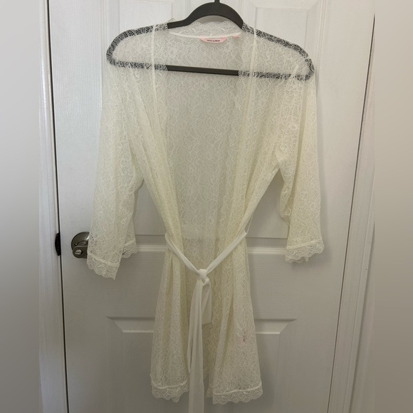 La Vie en Rose, White Lace Robe, Sz M - Picture 2 of 4